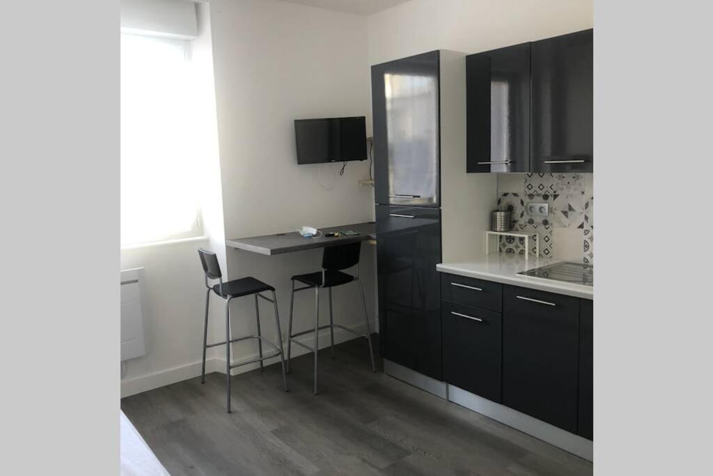 YANNADAL/studio cosy avec vraie cuisine à Recouvrance/ proche Tram/bus et proximité avec l'Arsenal Apartamento Brest Exterior foto