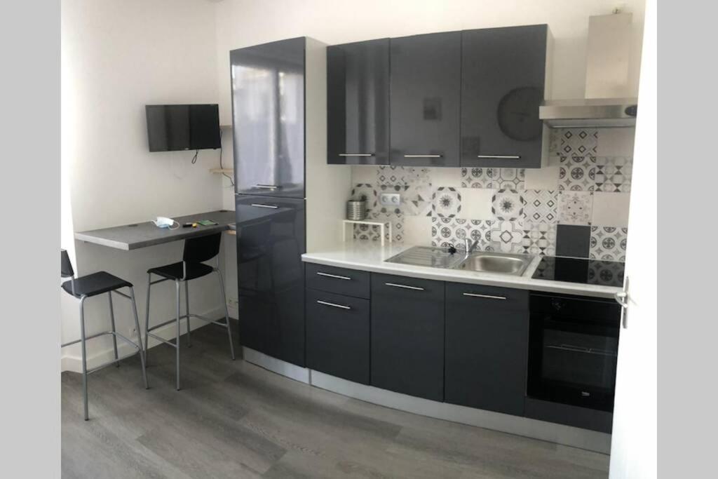 YANNADAL/studio cosy avec vraie cuisine à Recouvrance/ proche Tram/bus et proximité avec l'Arsenal Apartamento Brest Exterior foto