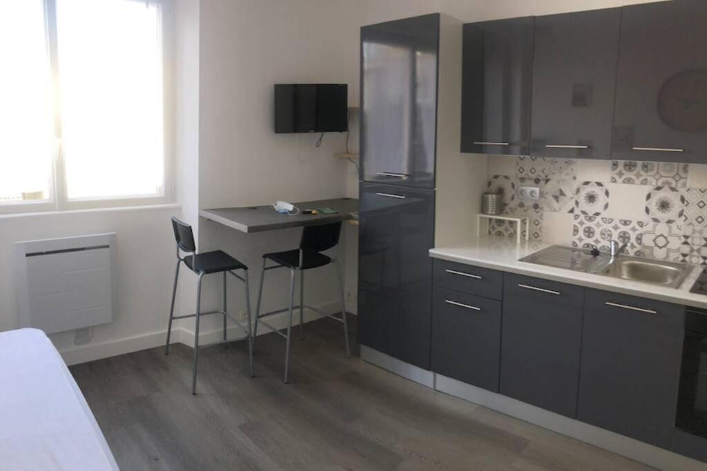 YANNADAL/studio cosy avec vraie cuisine à Recouvrance/ proche Tram/bus et proximité avec l'Arsenal Apartamento Brest Exterior foto
